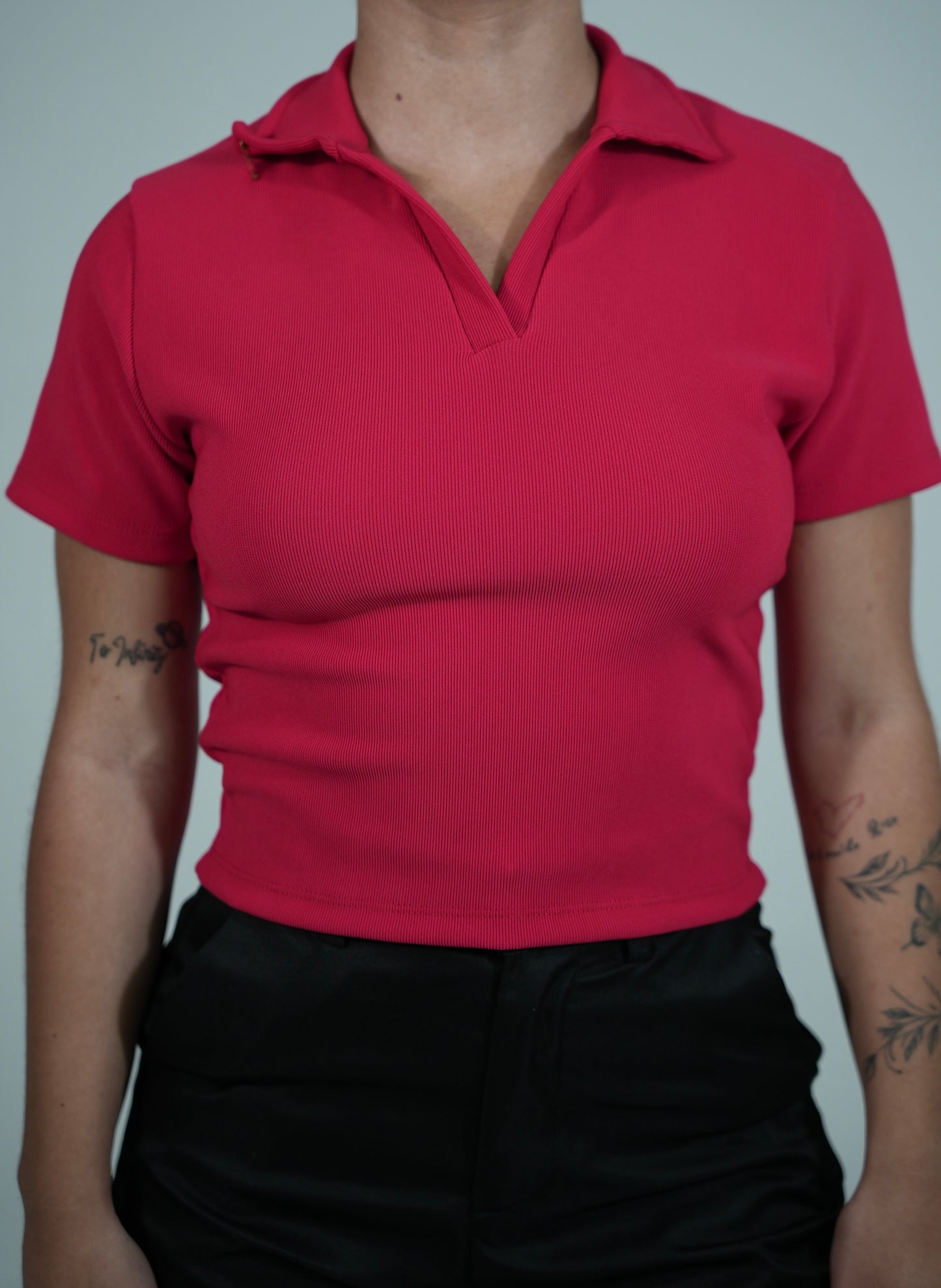 Blusa corta RIB GRUESO Elegance Sport Style cuello de polo